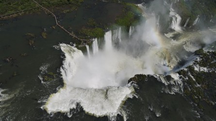 Hubschrauberflug über die Iguacú Wasserfälle