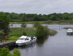 Liegen bei der Ardanaffrin Bridge, Jamestown