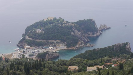 Blick auf Paleokastrítsa