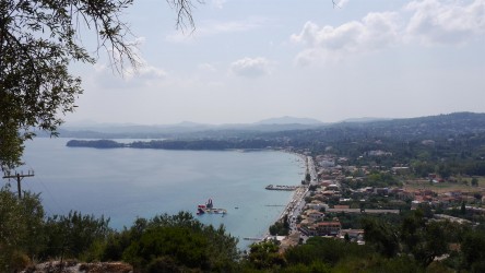 Abfahrt vom Pantokrátor zur Ostküste