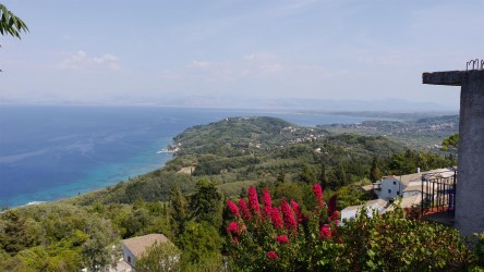 Ausblick vom Bergdorf Chlómos