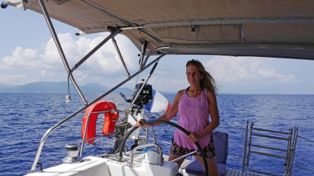 Rudergängerin bei der Arbeit, Kurs Lefkimi