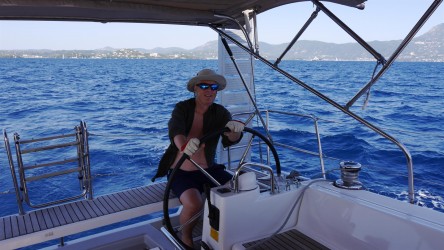 Ein letztes Segeln in der Straße von Korfu