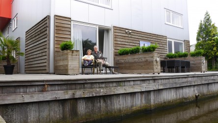 Unser Apartment am Wasser, Grou