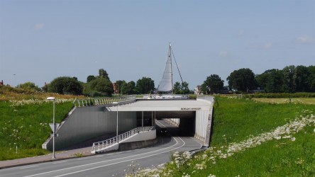 Jeltesleat Akwadukt, Autos unter Schiffen