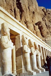 Totentempel der Hatschepsut, Tal der Könige