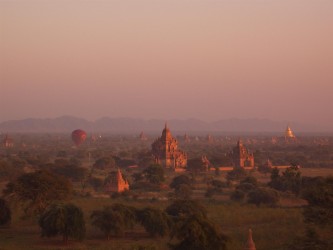 Sunset @ Bagan pagoda field Abendstimmung beim Bagan Pagodenfeld