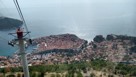 Seilbahn auf den Berg Srd
