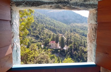 Veliki Kastel, Kotisina