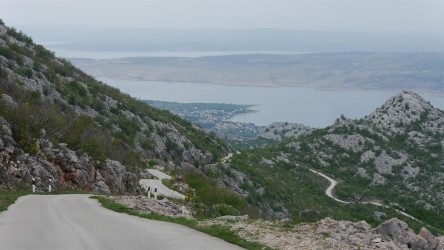 Bergstraße hinunter nach Starigrad Paklenica