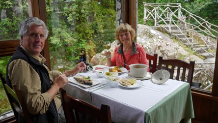 Hertas Geburtstagsessen, Ribeiro Frio