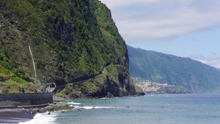 Alte Küstenstraße im Fels - Antiga ER 101