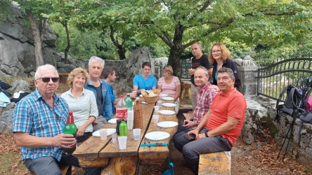 Mittags bei Michaels Berghaus - © Roli