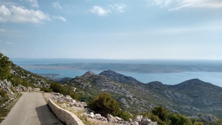 Durch den Karst hinunter nach Paklenica