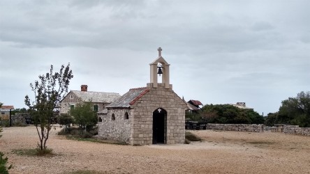 Svih Svetih Kapelle, Vransko jezero