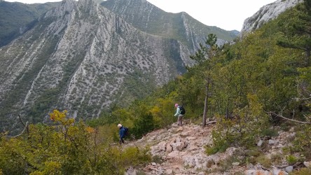 Abstieg zum Lugarnica (Forsthaus) in der Velika Paklenica