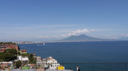 Bucht von Neapel mit Vesuv