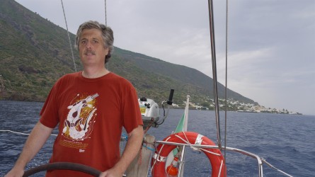 Skipper am Ruder, Salina Kurs Vulcano