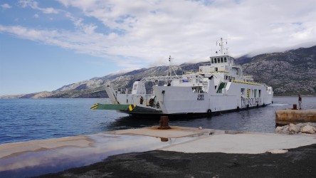 Autofähre von Pag auf's Festland