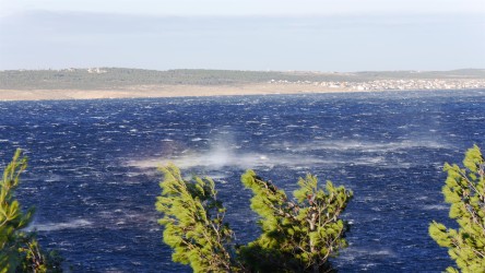 Bora fegt über's Meer, Velebitski Kanal