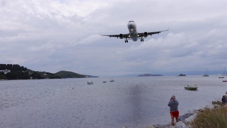 Landeanflug in der Bucht von Skiathos
