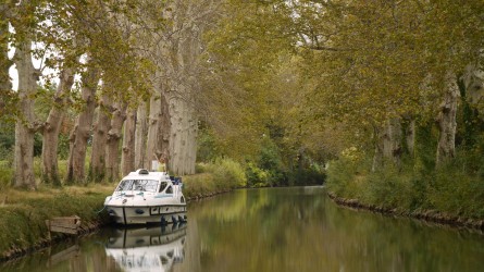 Warten auf Schleusung, Adge
