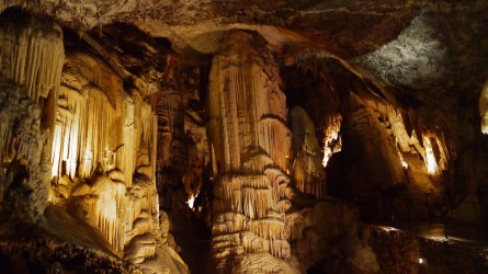 Eindrucksvolle Sintersäulen