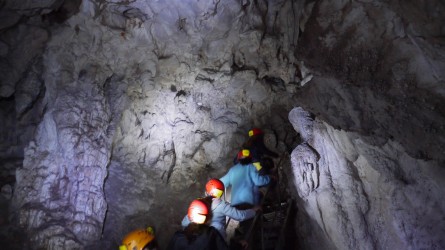 Höhle unter der Höhlenburg