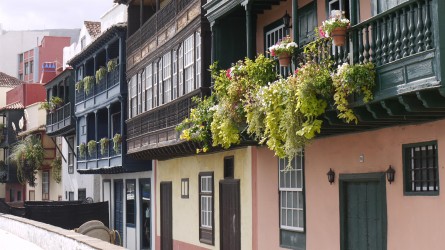 Avenida da Marítima, St. Cruz