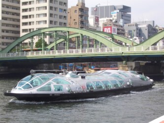 Flussfahrt am Sumida River