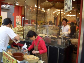 Snacks in der Komachi-dori