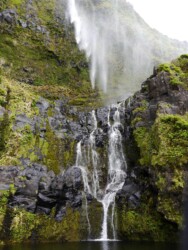 Poço do Bacalhau - 90m Wasserfall