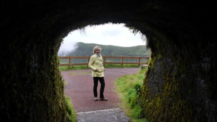 Tunnel zum Miradouro da Caldeira do Faial