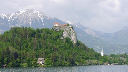 Bleder Burg und Karawanken