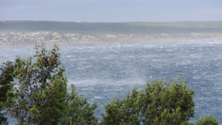 Bora über dem Velebitski Kanal, Paklenica