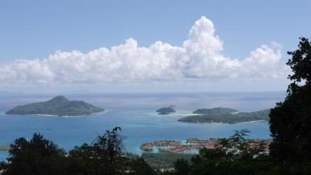 Inseln und Eden Island