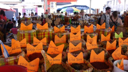 Marché aux Épices-Spice Market