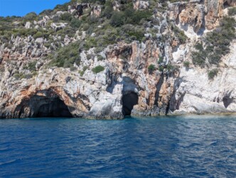 Höhlen bei Ag. Nikolaos - © Hannah