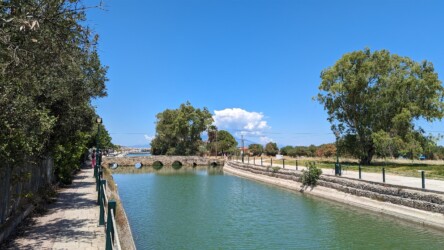 Pentakamaro Steinbrücke, Alikes