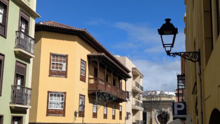 traditionelle Holzbalkone