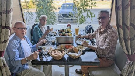Lunch am Rückweg nach Dubai