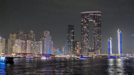 Nächtliche Dubai Marina